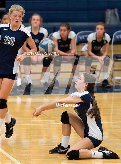 Thumbnail 2 in JV: River Valley @ Vista del Lago photogallery.