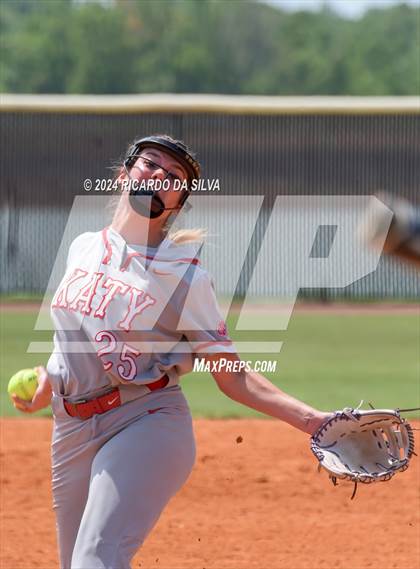 Thumbnail 2 in Katy vs Brazoswood (UIL 6A Softball Region 3 Semifinal) photogallery.