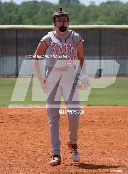 Thumbnail 2 in Katy vs Brazoswood (UIL 6A Softball Region 3 Semifinal) photogallery.