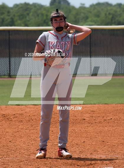 Thumbnail 3 in Katy vs Brazoswood (UIL 6A Softball Region 3 Semifinal) photogallery.