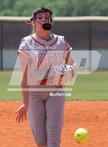 Thumbnail 3 in Katy vs Brazoswood (UIL 6A Softball Region 3 Semifinal) photogallery.