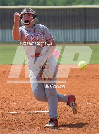 Thumbnail 3 in Katy vs Brazoswood (UIL 6A Softball Region 3 Semifinal) photogallery.