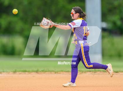 Thumbnail 2 in East Rockaway vs. Oyster Bay (NYSPHSAA Section VIII Class B Final Game 1) photogallery.