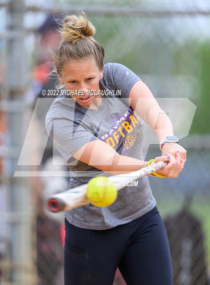 Thumbnail 3 in East Rockaway vs. Oyster Bay (NYSPHSAA Section VIII Class B Final Game 1) photogallery.