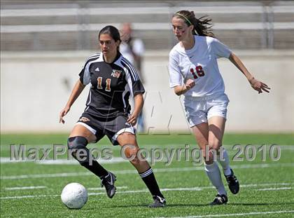 Thumbnail 3 in Westwood vs The Woodlands (Texas 5A Regional Final) photogallery.