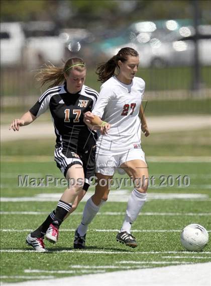 Thumbnail 1 in Westwood vs The Woodlands (Texas 5A Regional Final) photogallery.