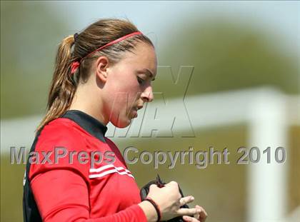 Thumbnail 2 in Westwood vs The Woodlands (Texas 5A Regional Final) photogallery.