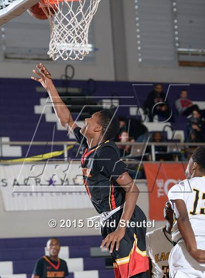 Thumbnail 3 in Eisenhower vs. Hawthorne (St. Hope Elite Classic) photogallery.