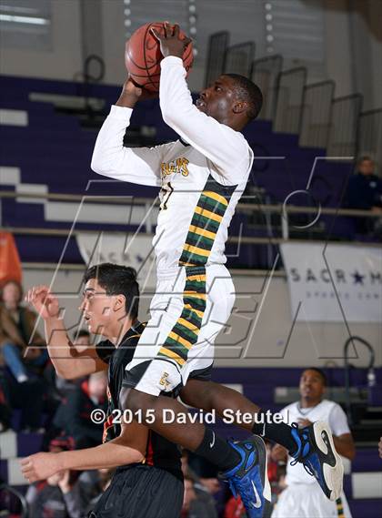 Thumbnail 2 in Eisenhower vs. Hawthorne (St. Hope Elite Classic) photogallery.