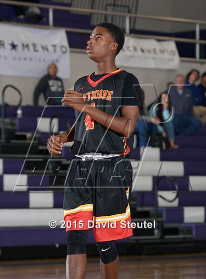 Thumbnail 2 in Eisenhower vs. Hawthorne (St. Hope Elite Classic) photogallery.