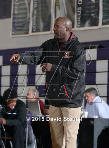 Thumbnail 2 in Eisenhower vs. Hawthorne (St. Hope Elite Classic) photogallery.