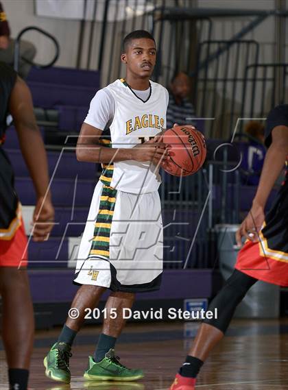 Thumbnail 2 in Eisenhower vs. Hawthorne (St. Hope Elite Classic) photogallery.