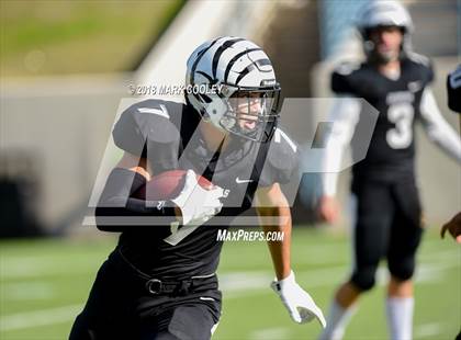 Thumbnail 3 in Grandview vs. Rockdale (UIL 3A D1 Bi-District) photogallery.