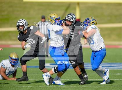 Thumbnail 2 in Grandview vs. Rockdale (UIL 3A D1 Bi-District) photogallery.