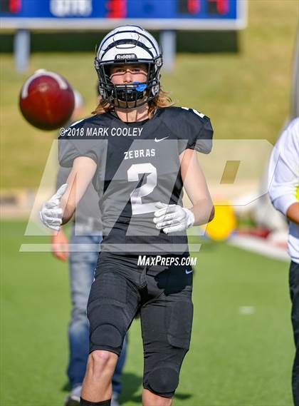 Thumbnail 3 in Grandview vs. Rockdale (UIL 3A D1 Bi-District) photogallery.