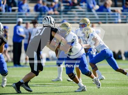 Thumbnail 3 in Grandview vs. Rockdale (UIL 3A D1 Bi-District) photogallery.