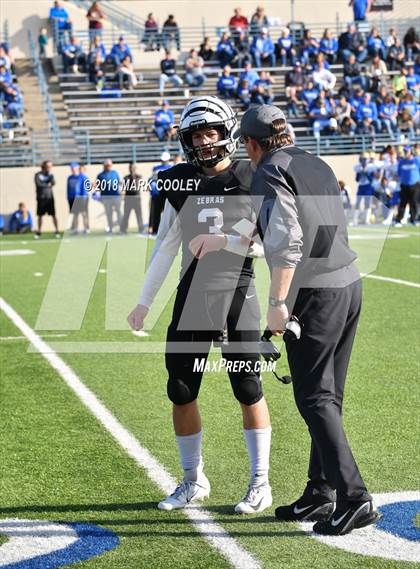 Thumbnail 3 in Grandview vs. Rockdale (UIL 3A D1 Bi-District) photogallery.