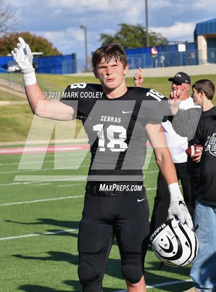 Thumbnail 3 in Grandview vs. Rockdale (UIL 3A D1 Bi-District) photogallery.