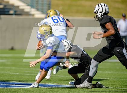 Thumbnail 3 in Grandview vs. Rockdale (UIL 3A D1 Bi-District) photogallery.