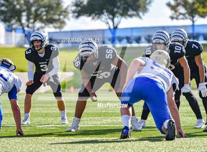 Thumbnail 3 in Grandview vs. Rockdale (UIL 3A D1 Bi-District) photogallery.