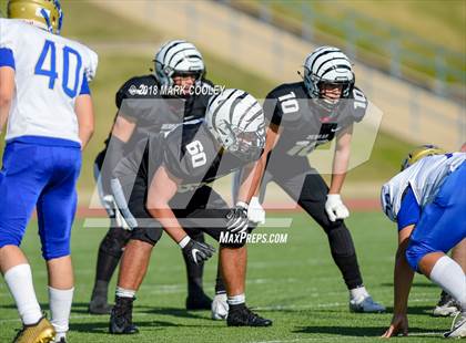 Thumbnail 2 in Grandview vs. Rockdale (UIL 3A D1 Bi-District) photogallery.