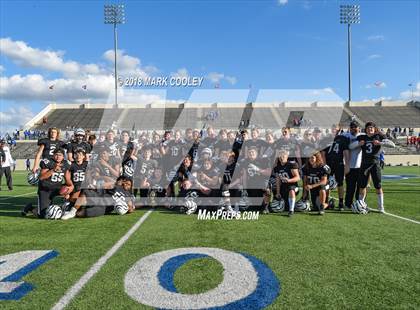 Thumbnail 2 in Grandview vs. Rockdale (UIL 3A D1 Bi-District) photogallery.
