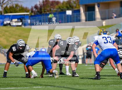 Thumbnail 3 in Grandview vs. Rockdale (UIL 3A D1 Bi-District) photogallery.