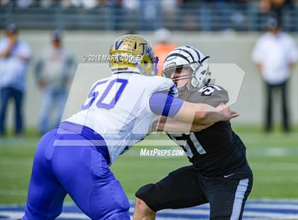 Thumbnail 2 in Grandview vs. Rockdale (UIL 3A D1 Bi-District) photogallery.