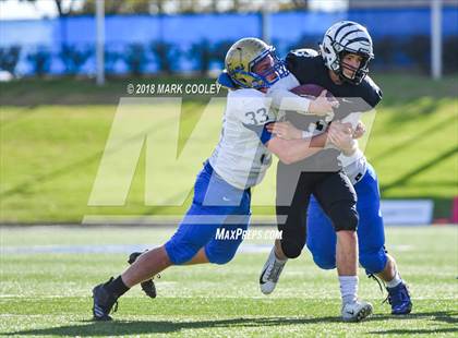 Thumbnail 3 in Grandview vs. Rockdale (UIL 3A D1 Bi-District) photogallery.