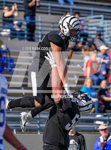 Thumbnail 3 in Grandview vs. Rockdale (UIL 3A D1 Bi-District) photogallery.