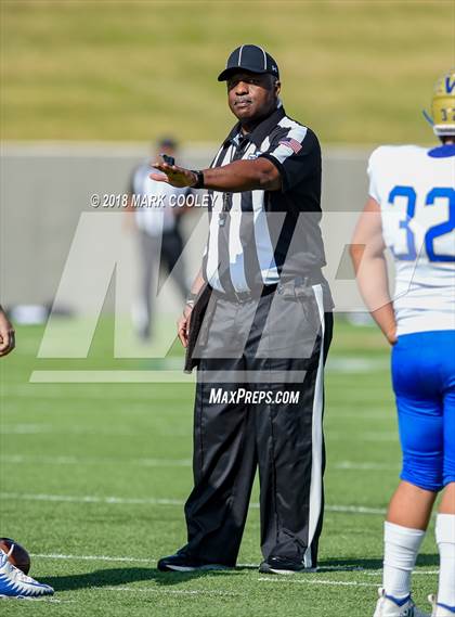 Thumbnail 3 in Grandview vs. Rockdale (UIL 3A D1 Bi-District) photogallery.