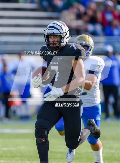 Thumbnail 2 in Grandview vs. Rockdale (UIL 3A D1 Bi-District) photogallery.