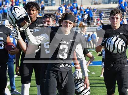 Thumbnail 2 in Grandview vs. Rockdale (UIL 3A D1 Bi-District) photogallery.