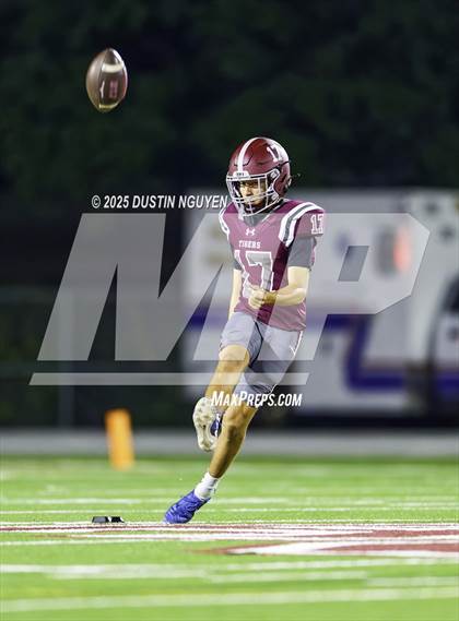 Thumbnail 3 in Weiss @ A&M Consolidated photogallery.