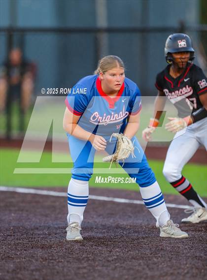 Thumbnail 3 in Moore @ Mustang photogallery.