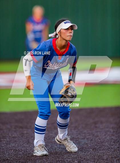Thumbnail 2 in Moore @ Mustang photogallery.