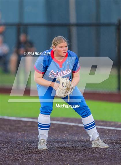 Thumbnail 3 in Moore @ Mustang photogallery.