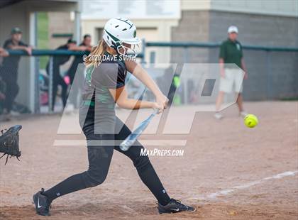 Thumbnail 1 in Linn-Mar @ Iowa City West photogallery.