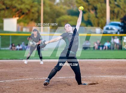 Thumbnail 3 in Linn-Mar @ Iowa City West photogallery.