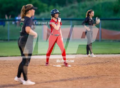 Thumbnail 1 in Linn-Mar @ Iowa City West photogallery.