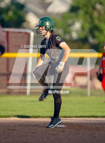 Thumbnail 1 in Linn-Mar @ Iowa City West photogallery.