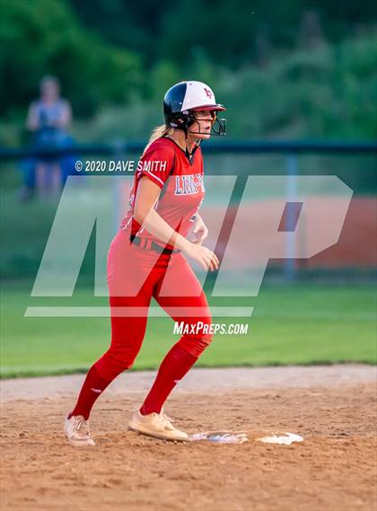 Thumbnail 2 in Linn-Mar @ Iowa City West photogallery.