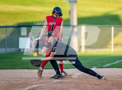 Thumbnail 1 in Linn-Mar @ Iowa City West photogallery.
