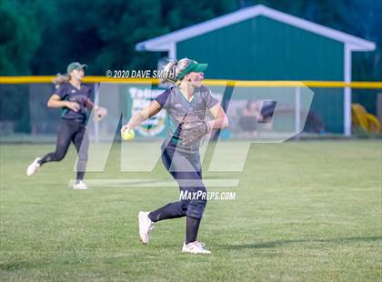 Thumbnail 2 in Linn-Mar @ Iowa City West photogallery.