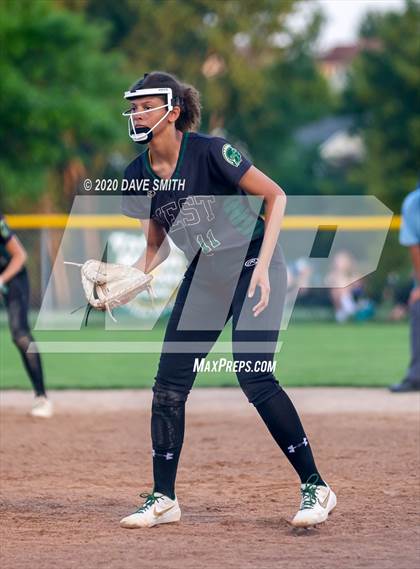 Thumbnail 3 in Linn-Mar @ Iowa City West photogallery.