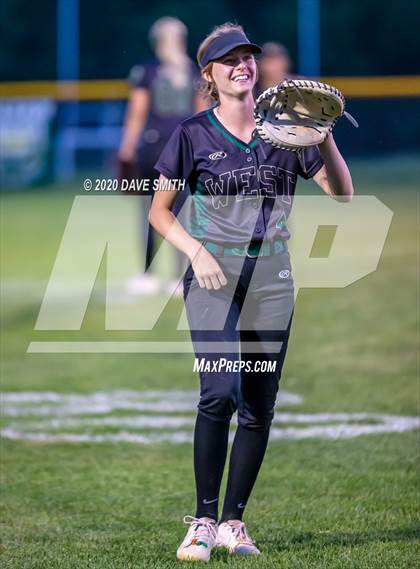 Thumbnail 3 in Linn-Mar @ Iowa City West photogallery.