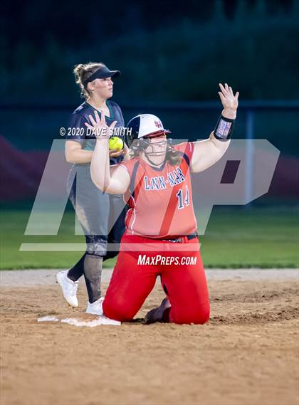 Thumbnail 3 in Linn-Mar @ Iowa City West photogallery.