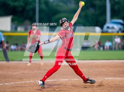 Thumbnail 1 in Linn-Mar @ Iowa City West photogallery.
