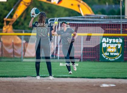 Thumbnail 1 in Linn-Mar @ Iowa City West photogallery.