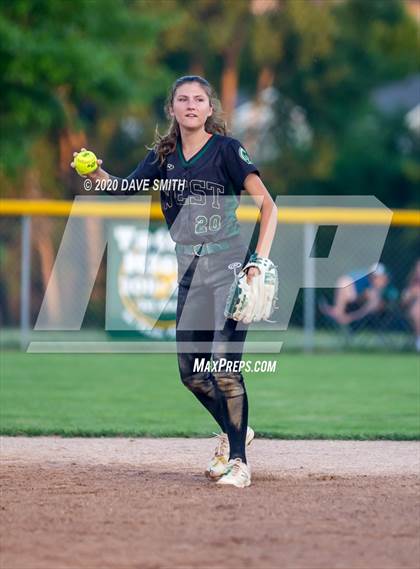 Thumbnail 2 in Linn-Mar @ Iowa City West photogallery.